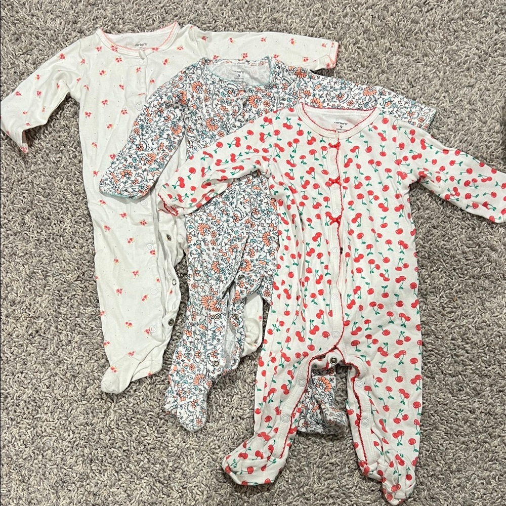 Bundle of 3 Carter’s Baby Girl Sleepers 6-9m